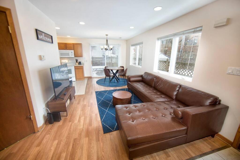 Tucked Away Off Brady - 4 Beds Διαμέρισμα Μιλγουόκι Εξωτερικό φωτογραφία