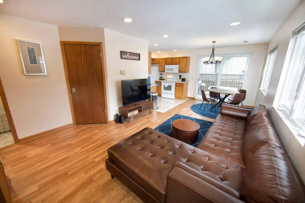 Tucked Away Off Brady - 4 Beds Διαμέρισμα Μιλγουόκι Εξωτερικό φωτογραφία