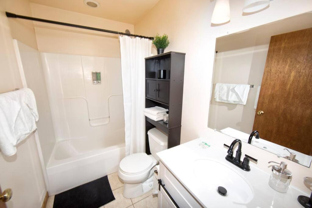 Tucked Away Off Brady - 4 Beds Διαμέρισμα Μιλγουόκι Εξωτερικό φωτογραφία