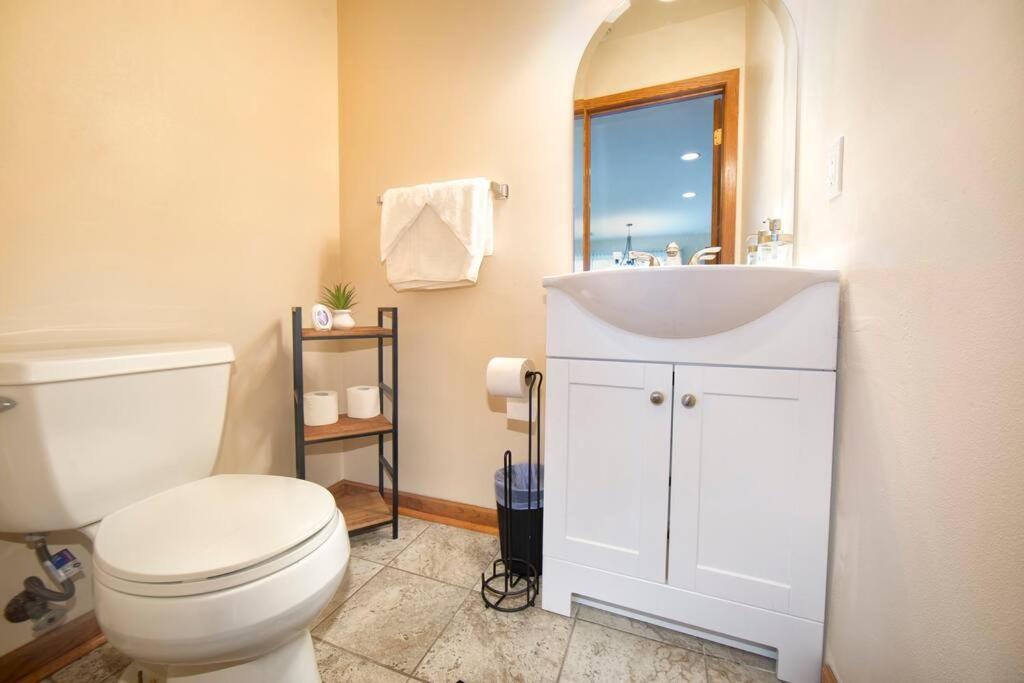 Tucked Away Off Brady - 4 Beds Διαμέρισμα Μιλγουόκι Εξωτερικό φωτογραφία