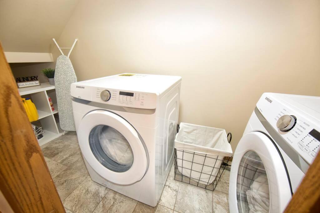Tucked Away Off Brady - 4 Beds Διαμέρισμα Μιλγουόκι Εξωτερικό φωτογραφία